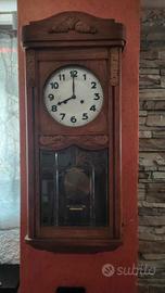 Orologio a pendolo perfettamente funzionante