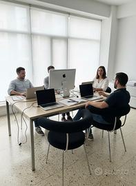 4 poltrone design iconiche in acciaio cromato