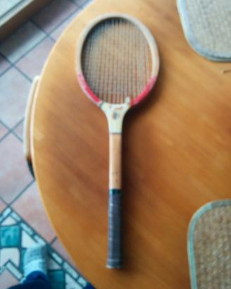 racchetta tennis in legno
