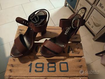Sandali in pelleanni 70