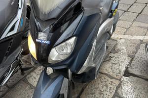 Yamaha X-Max 250