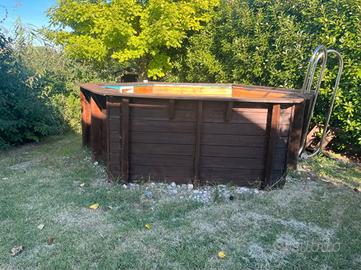 Piscina in legno da esterno