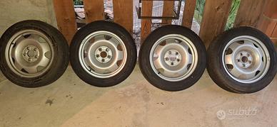 gomme,dischi completi di borchie,con 2500 km