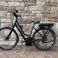 Bicicletta elettrica touring Bosch
