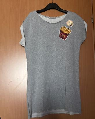 Vestito corto o  felpa lunga.