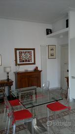 In palazzetto d'epoca stile liberty