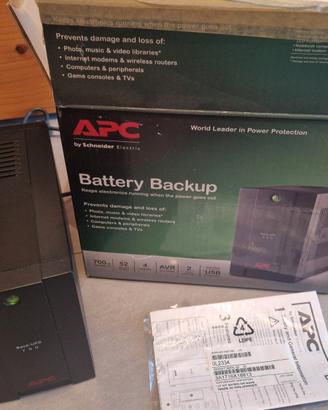 UPS backup APC 700VA