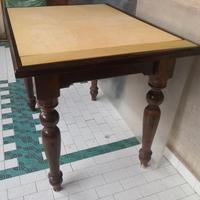 Tavolo in legno 