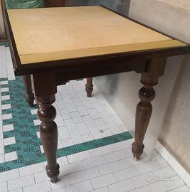 Tavolo in legno 
