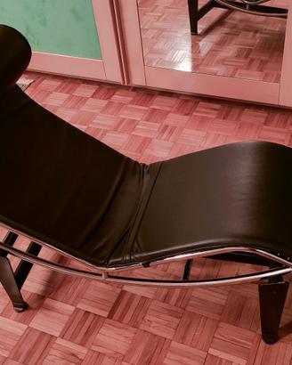 Chaise longue stile Le Corbusier LC4 nera