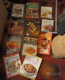 Set undici libri di cucina 