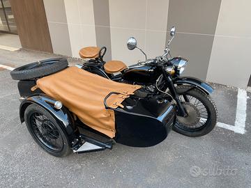 Sidecar CJ 750 immatricolato Italia moto storica