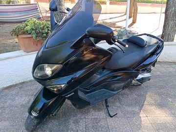 Yamaha T Max - 2005