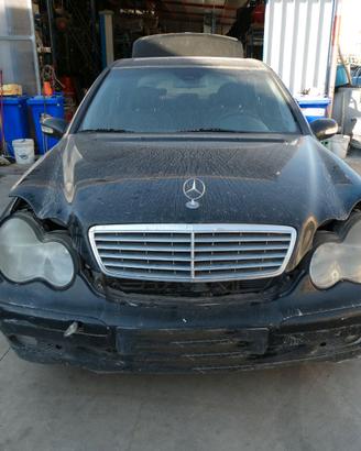 Ricambi usati per MERCEDES C 220 W203 2002