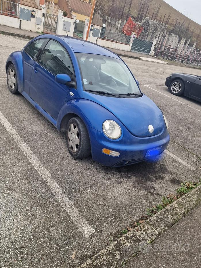 VOLKSWAGEN New Beetle