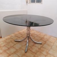 Tavolo in cristallo e acciaio