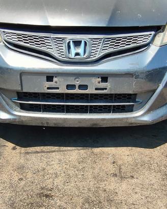 HONDA JAZZ 2011 PARAURTI ANTERIORE
