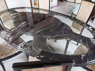 tavolo ovale e sedie 