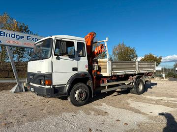 IVECO 115.17 ribaltabile con gru Heila