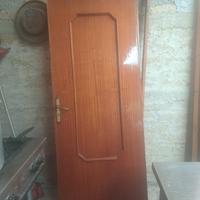 Porta con cornice, in legno