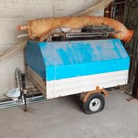 Carretto con copertura e bagagliera