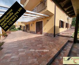 Ristrutturato appartanvilla mq 155 con giardino