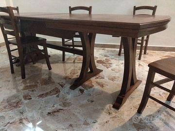 Tavolo in legno massello