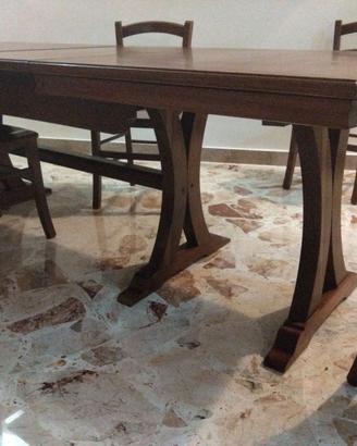 Tavolo in legno massello