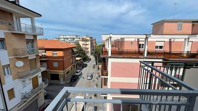 Ampia metratura con garage a due passi dal mare