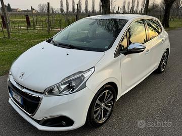 Peugeot 208 1.2 Benz 82cv Neipatentati