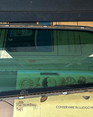 Vetro fisso SX VW Passat B6 SW
