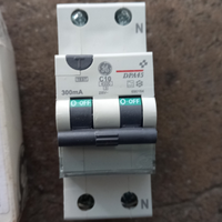 Interruttore combinato 10A. 300mA