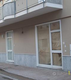 Locale commerciale centro telese