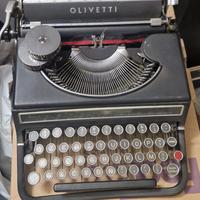 Macchina da scrivere Olivetti Studio 42