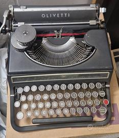 Macchina da scrivere Olivetti Studio 42