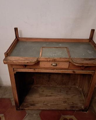 tavolino banco riparazione orologi