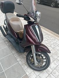Beverly 500