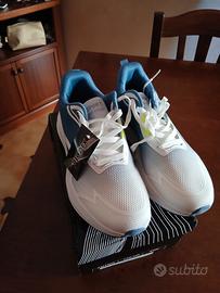 scarpe  da ginnastica nuove mai usate