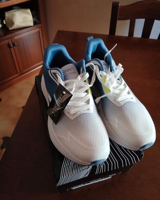 scarpe  da ginnastica nuove mai usate