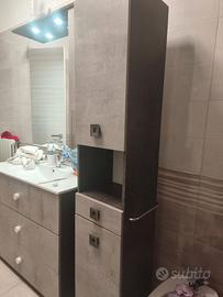 Mobiletto bagno con specchio girevole
