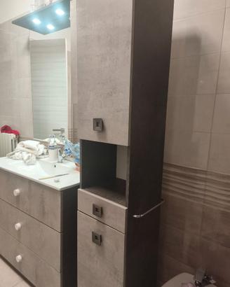 Mobiletto bagno con specchio girevole