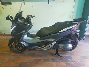 scuter Honda forza 300