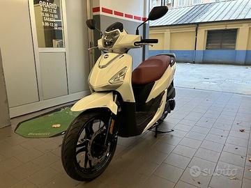 Sym Symphony 125/200 - bauletto 33Lt. incluso