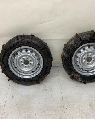 Gomme con catene oer auto d epoca
