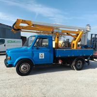 Camion Fiat 616 Piattaforma Autocarrata