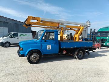 Camion Fiat 616 Piattaforma Autocarrata