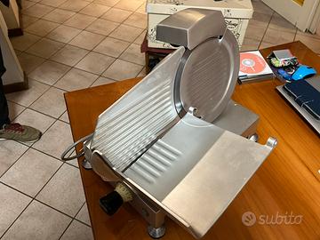 Affettatrice elettrica professionale