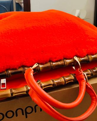 Borsa grande tipo peluche con manici