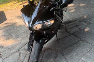 YAMAHA YZF R1