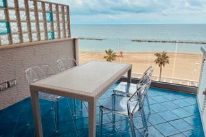 Bilocale fronte mare lungomare Colombo